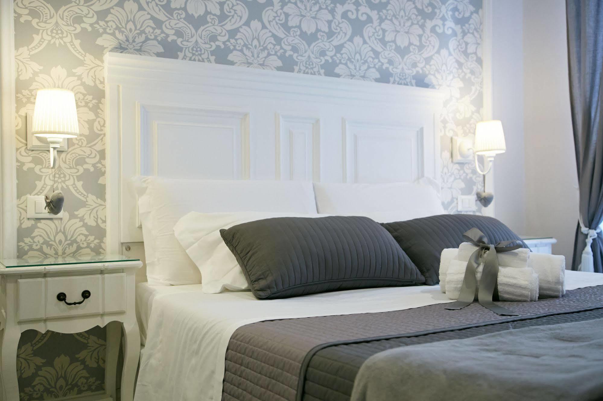 ローマ シャルム＆シック Bed & Breakfast エクステリア 写真
