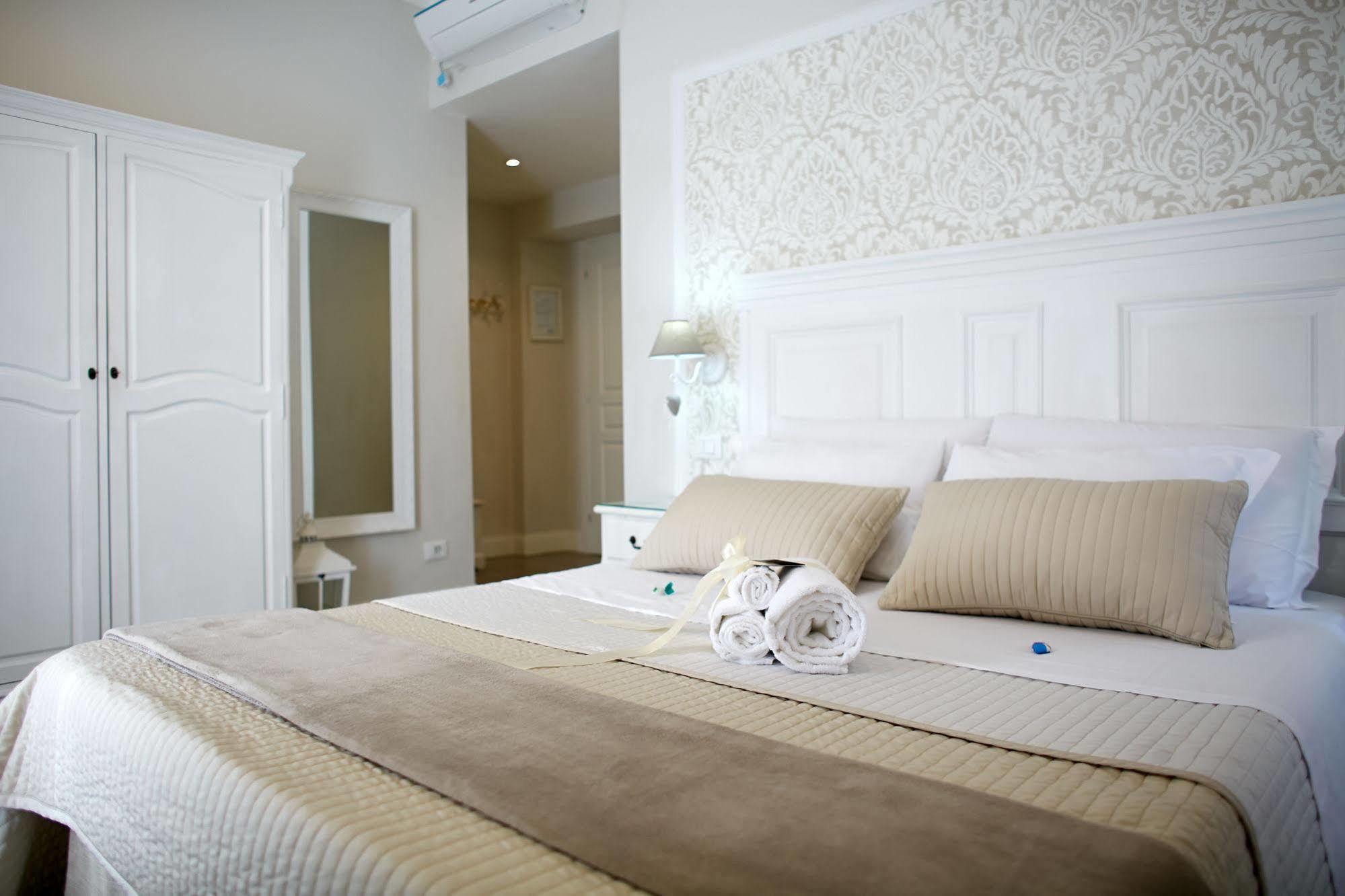 ローマ シャルム＆シック Bed & Breakfast エクステリア 写真